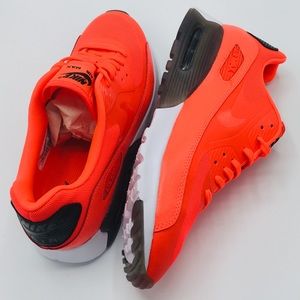 Nike Womens Air Max 90 Ultra Essential